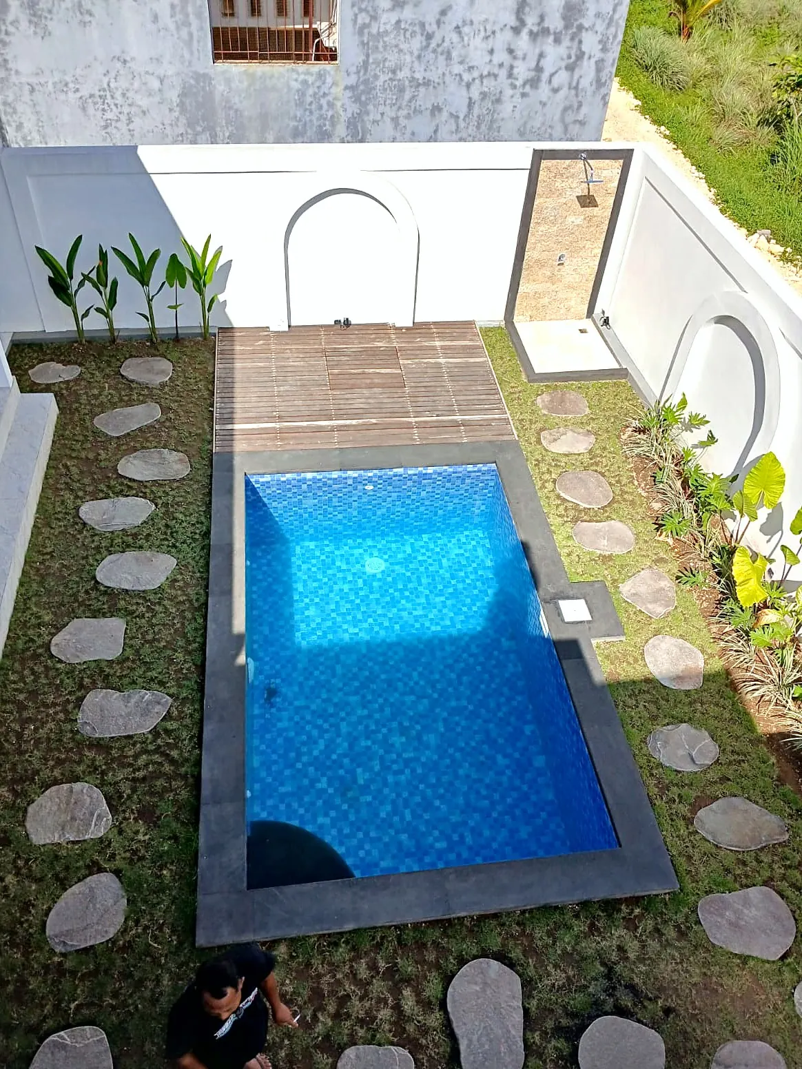 Overhead view of the private pool and stepping-stone garden