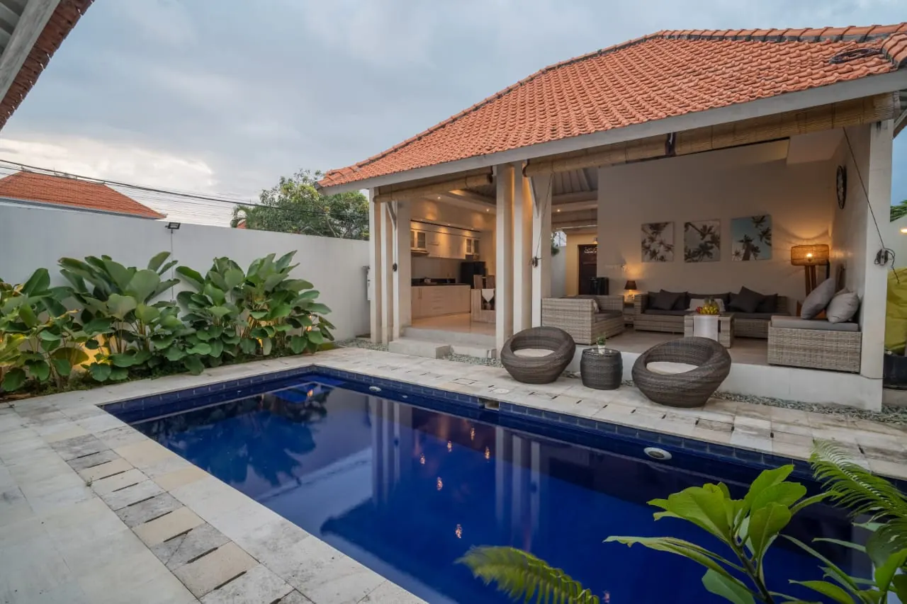 3BR Pool Villa on a Quiet Road, Bumbak / Umalas – photo 2