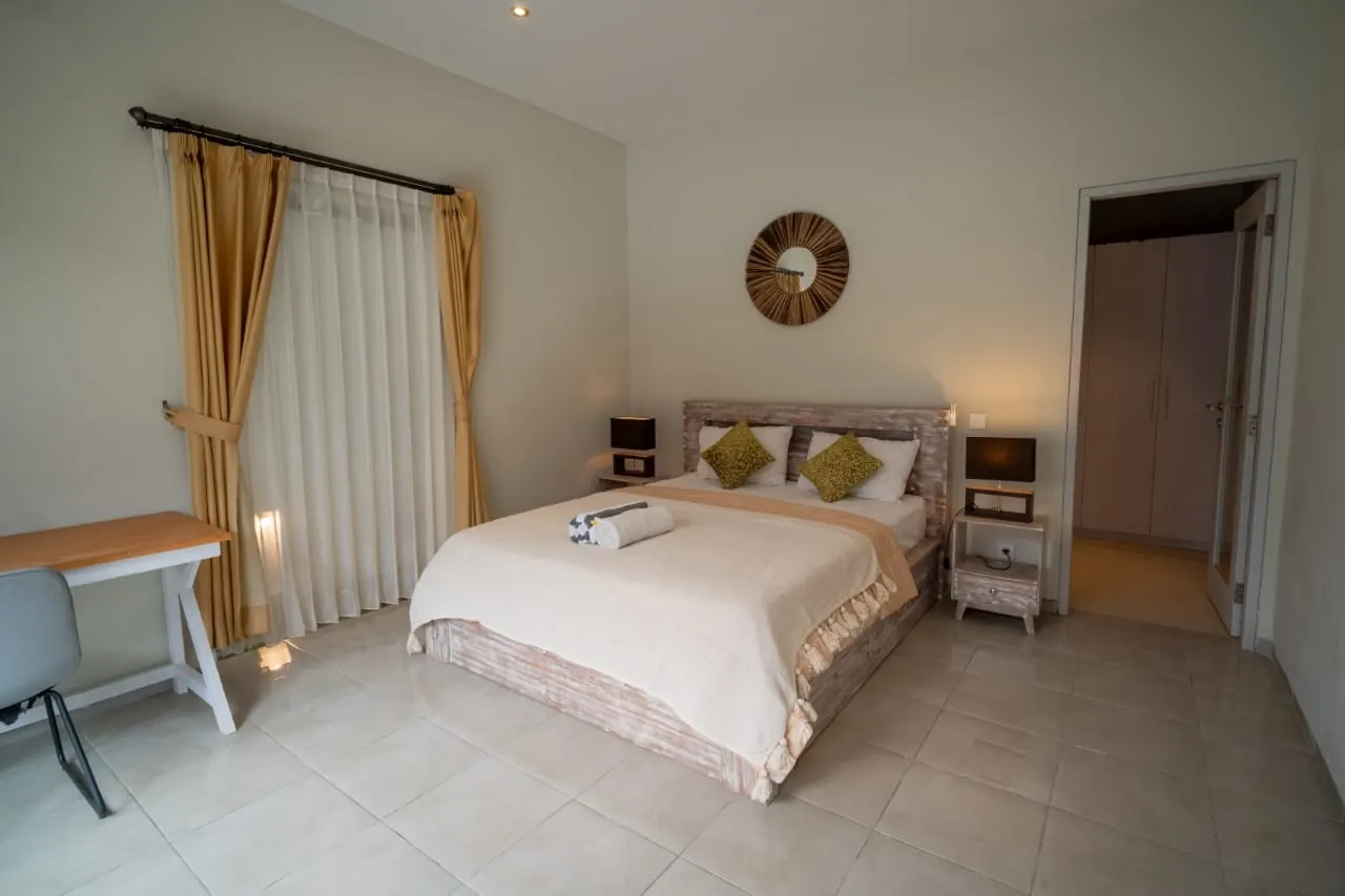 3BR Pool Villa on a Quiet Road, Bumbak / Umalas – photo 3